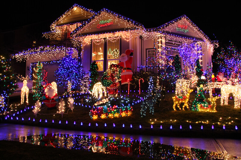 Holiday Light Contest December 19th